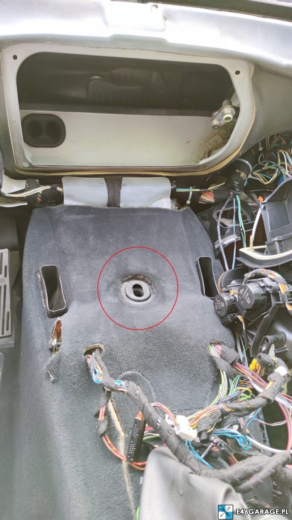 BMW E46 odpływ klimatyzacji - gdzie jest?